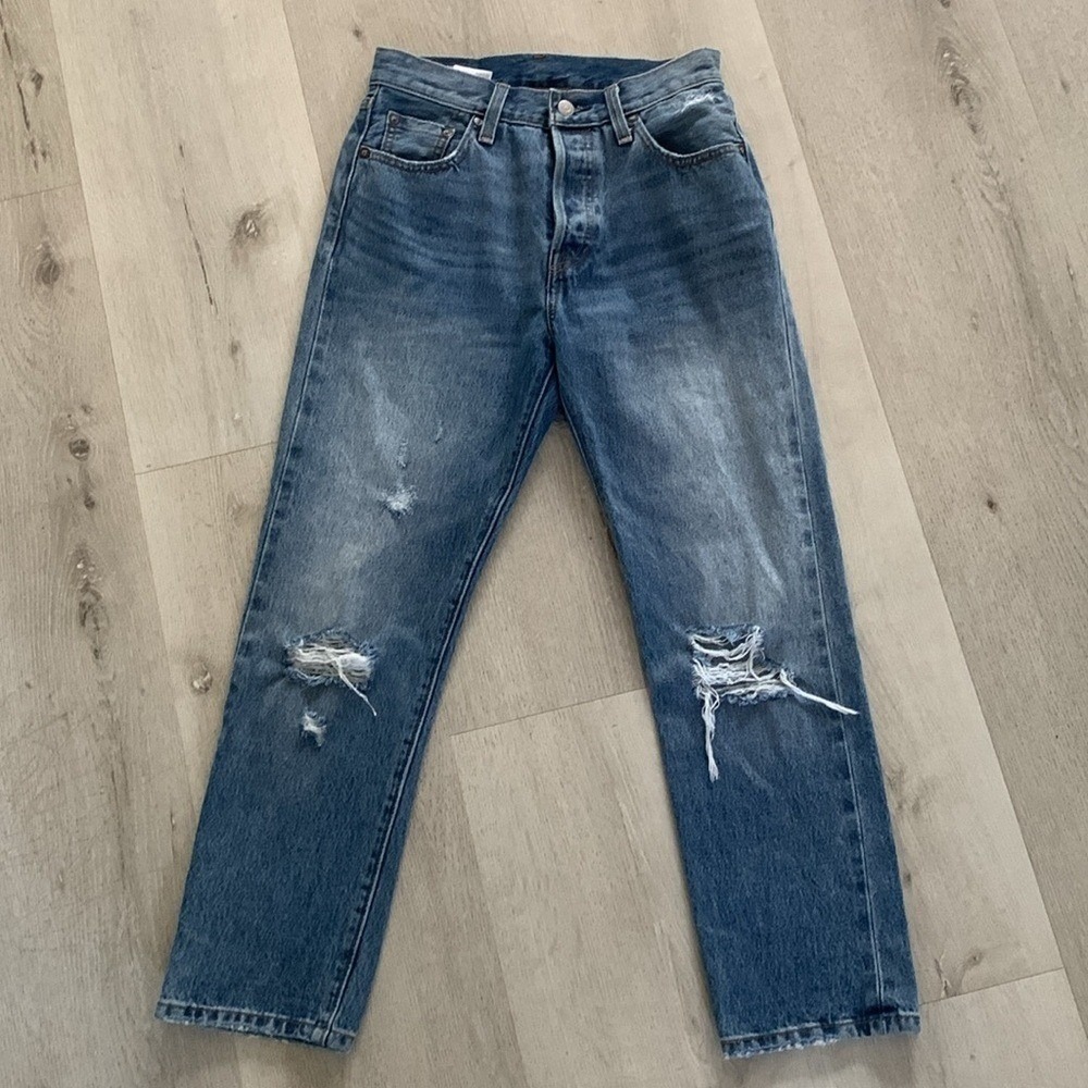 Levi's 501‎ Ripped distressed buttons fly jeans high waist medium wash size 25